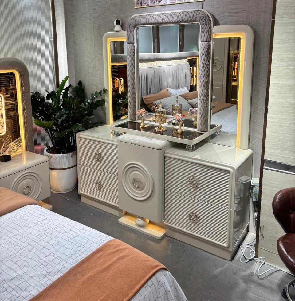royal dressing table design Teak Wood Wooden Royal Dressing Table at  75000/piece in Saharanpur