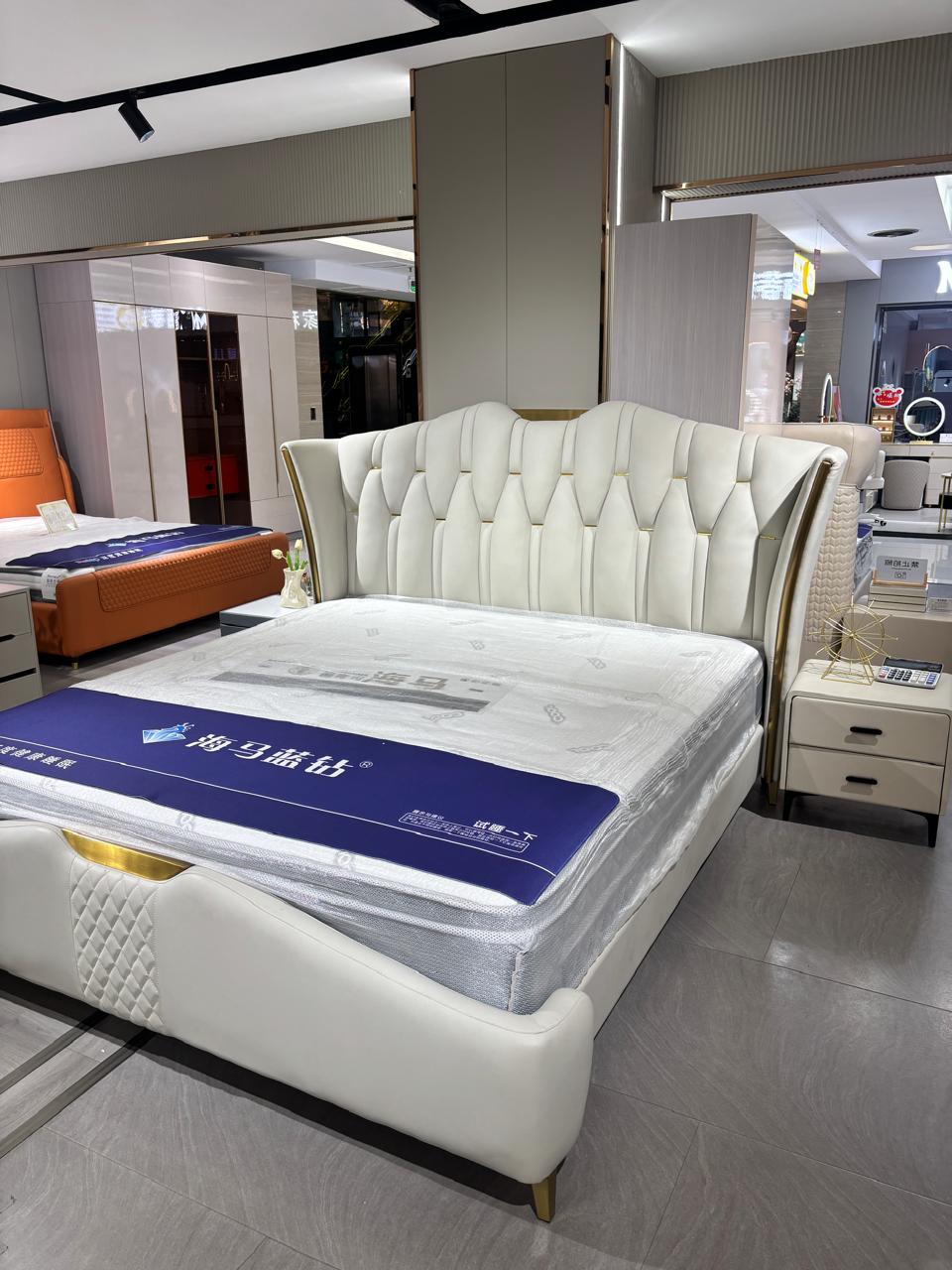 C 207 king size upholstery bed