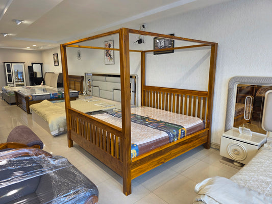 5S Teak canopy bed